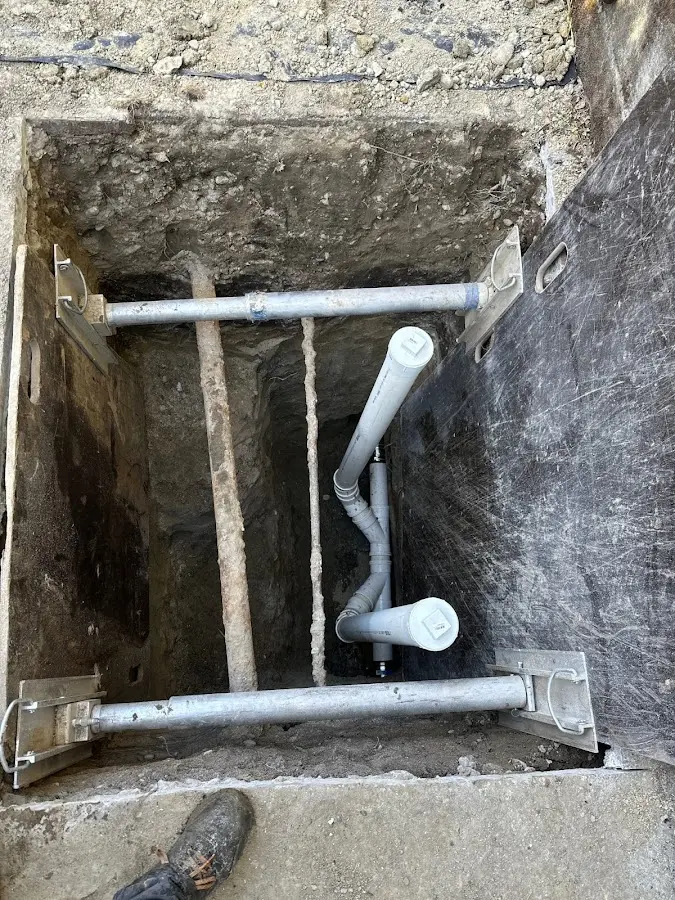 Experienced plumber completing Drain Cleaning work in Jacksonville